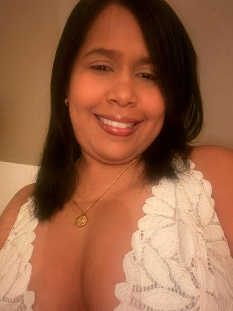 691259796: Chica busca chico en Sevilla