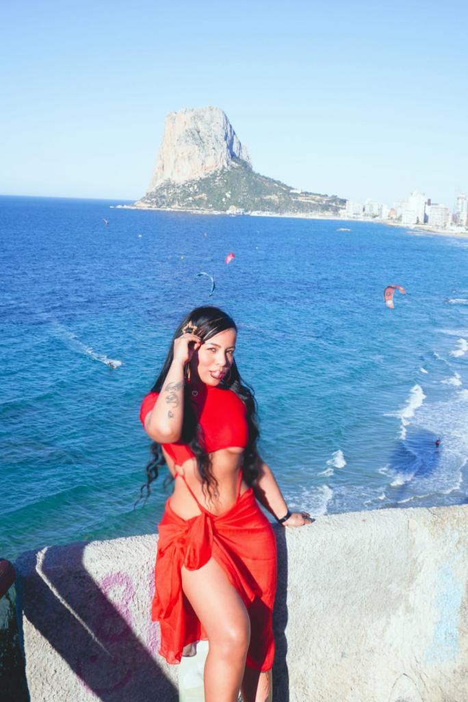 Chica busca chico en Alicante: 