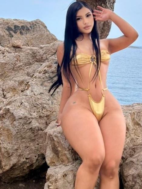 Chica busca chico en Ibiza: 
