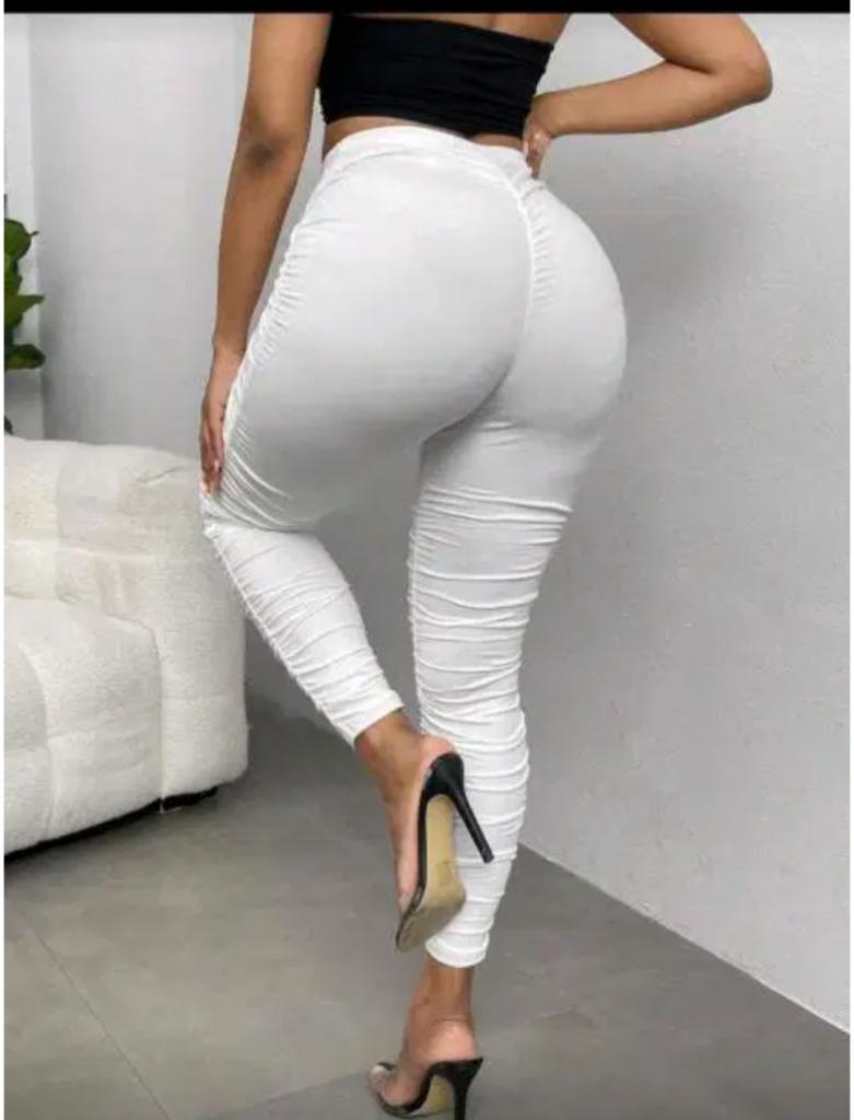 Chica busca chico en Almería: 