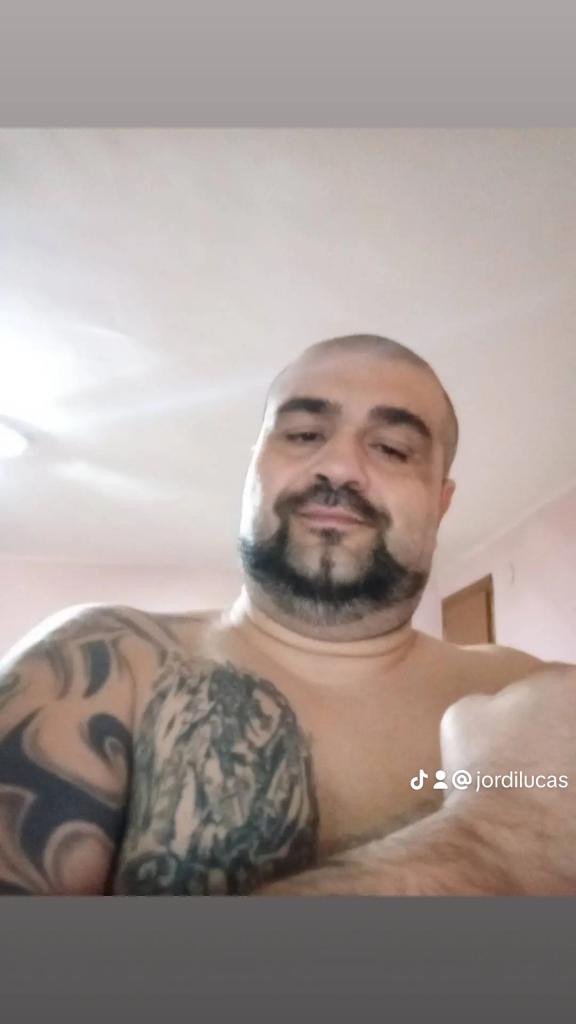677383275: Chico busca chica en Zaragoza