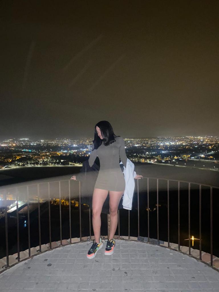 Chica busca chico en Almería: 