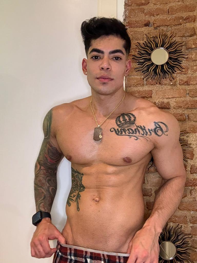 692933691: Chico busca chica en Madrid