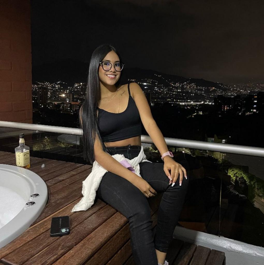 642479744: Chica busca chico en Granada