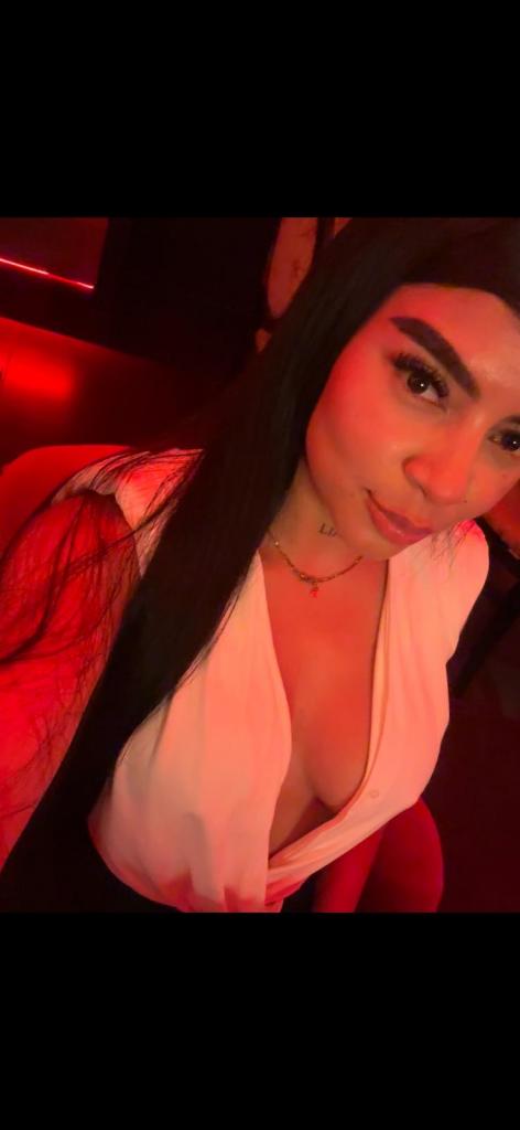 664509309: Chica busca chico en Mallorca