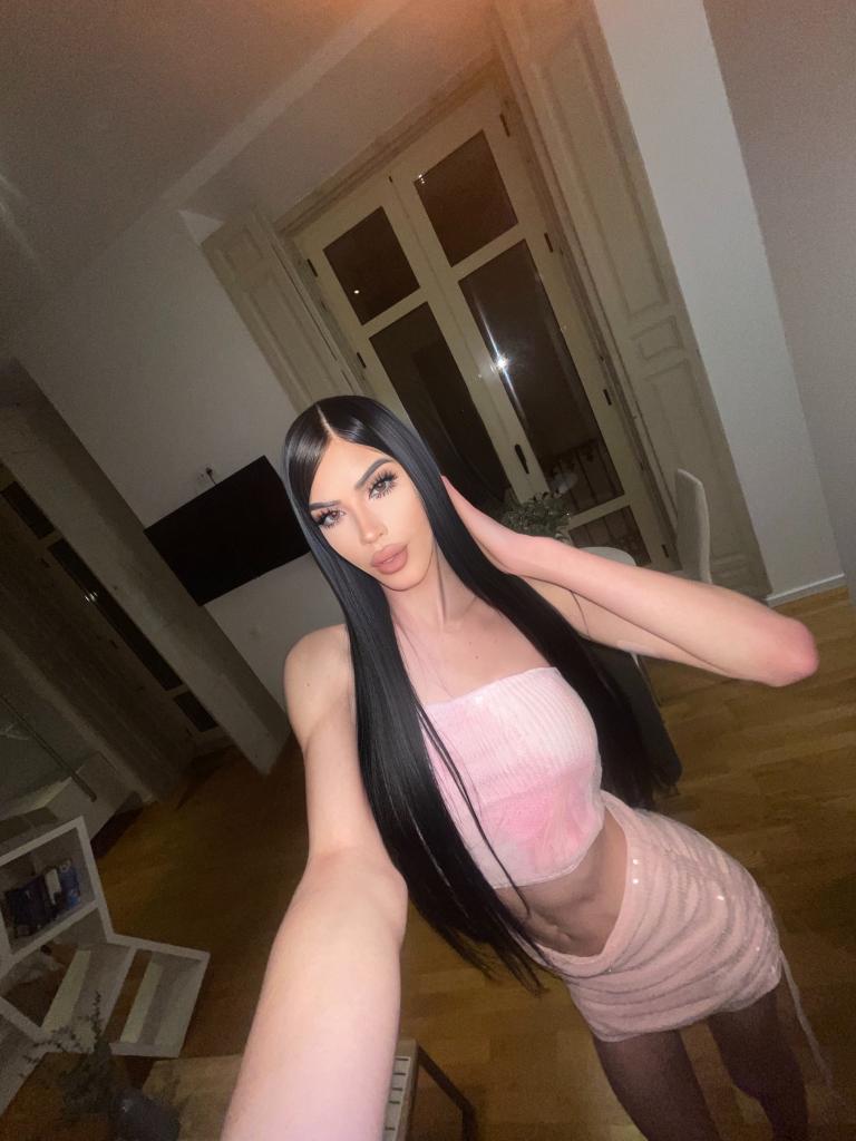 670627809: Travesti en Málaga