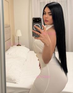 687743618: Chica busca chico en Orense