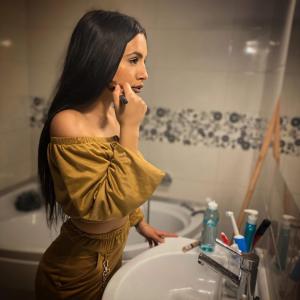 624792087: Chica busca chico en Granada