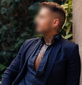 664726033: Chico busca chica en Barcelona