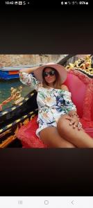 671452461: Chica busca chico en Sevilla