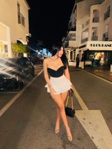 612488936: Chica busca chico en Alicante