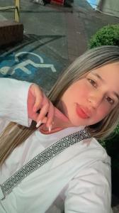 631373035: Chica busca chico en Barcelona