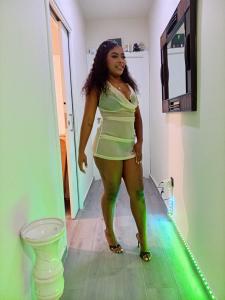 615300191: Chica busca chico en Badajoz