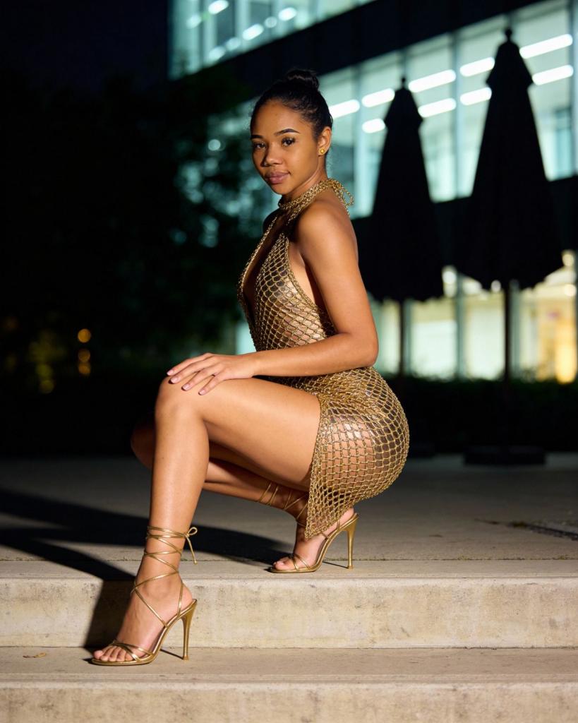 Chica busca chico en Alicante: Chica busca chico