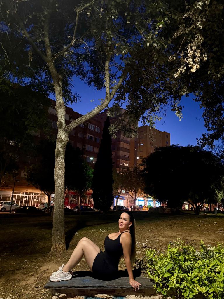 Chica busca chico en Almería: 