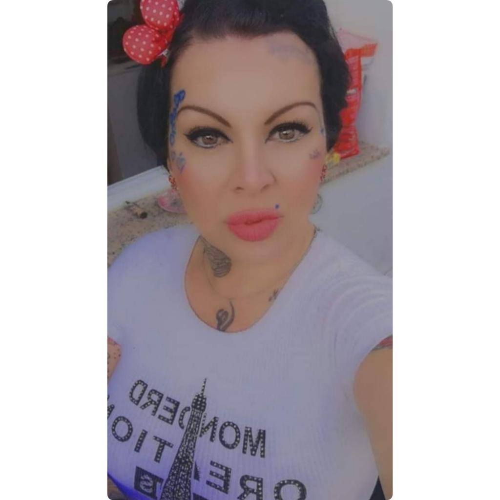 Chica busca chico en Granada: 