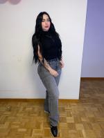 671134267: Chica busca chico en Sevilla