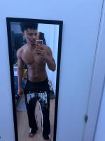 647939467: Chico busca chica en Madrid