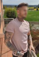 664726033: Chico busca chica en Barcelona