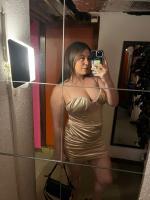 610686294: Chica busca chico en Sevilla