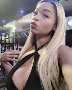 Chica busca chico en Granada: 