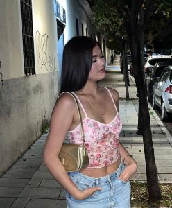 654659343: Chica busca chico en Madrid