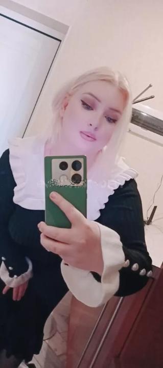 637828903: Chica busca chico en Barcelona