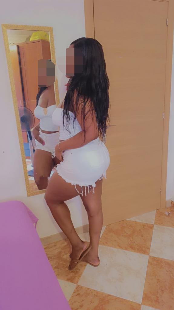 Chica busca chico en Almería: 