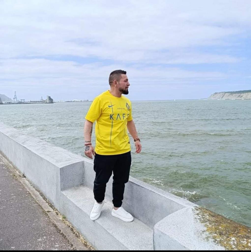 Chico busca chica en Cádiz: 
