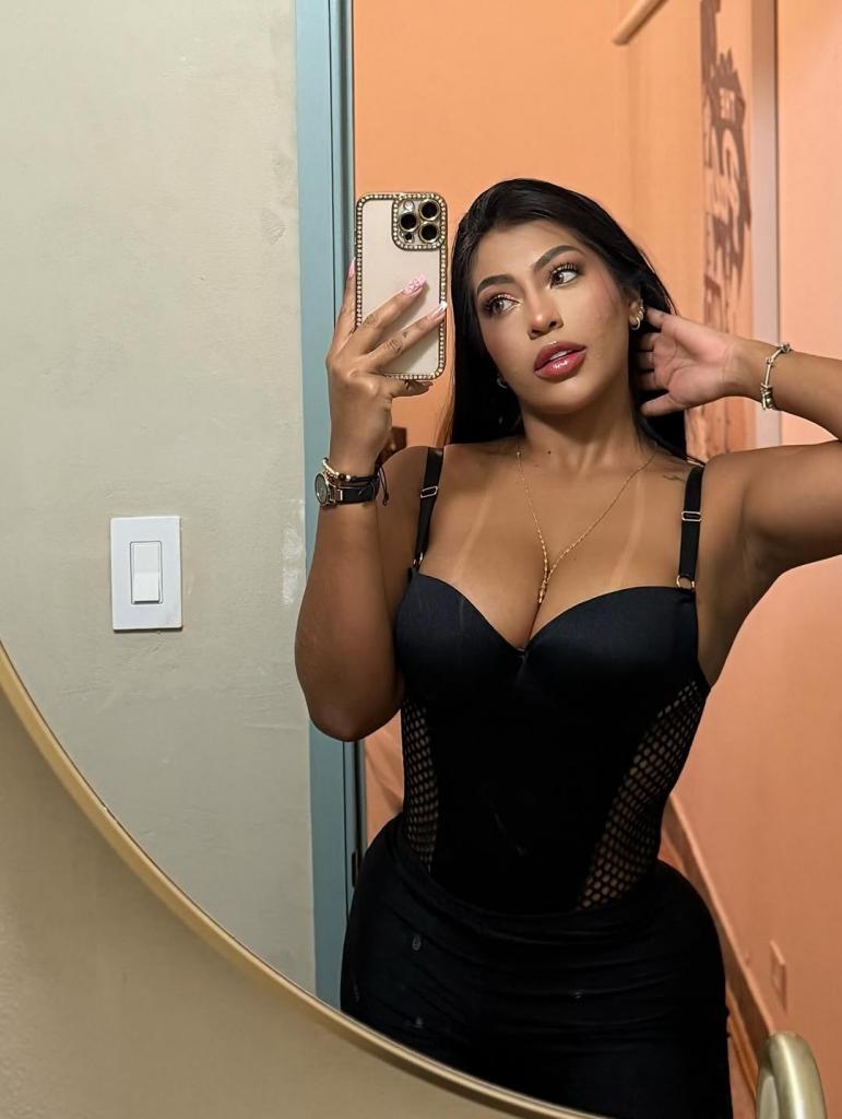 632432010: Chica busca chico en Barcelona