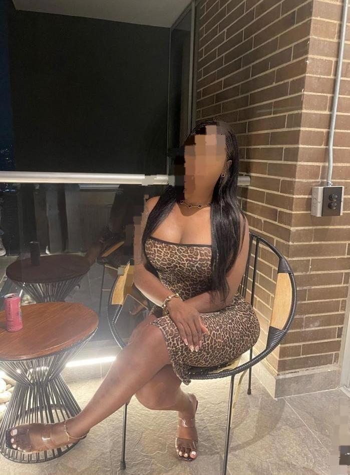 662113828: Chica busca chico en Huelva