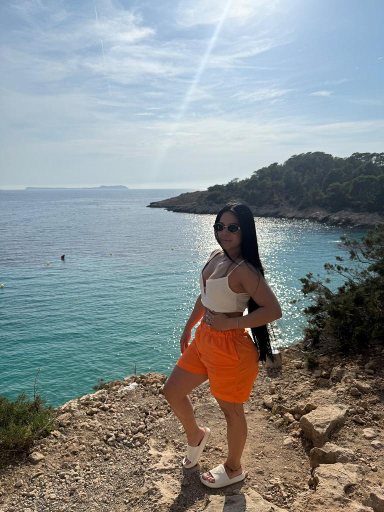 674689700: Chica busca chico en Cádiz