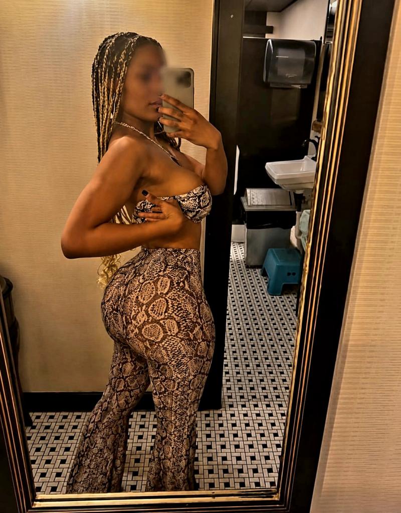 Chica busca chico en Menorca: Chica busca chico