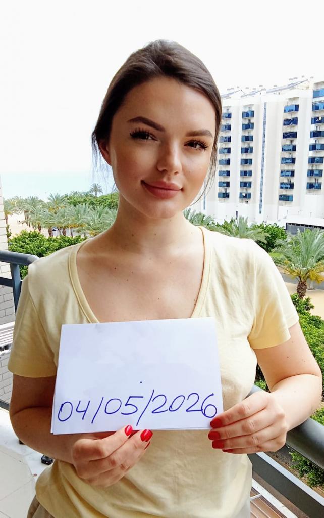 677946855: Chica busca chico en Alicante