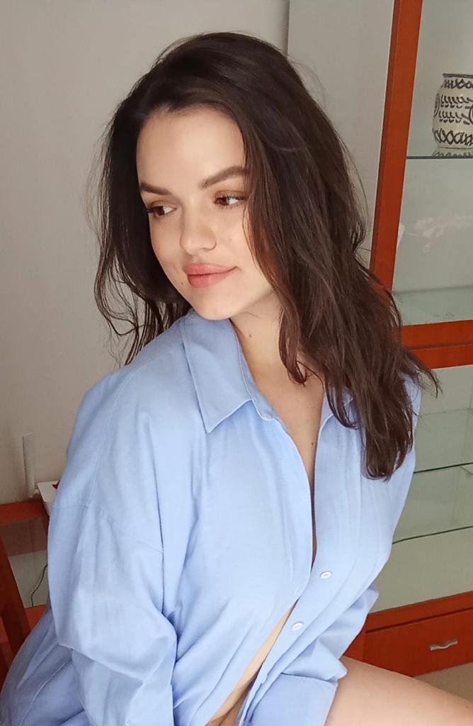 677946855: Chica busca chico en Alicante