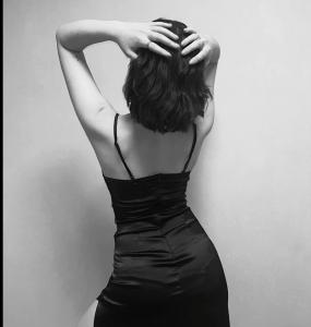 664595617: Chica busca chico en Málaga