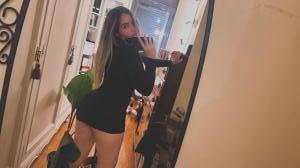 697319639: Chica busca chico en Gerona
