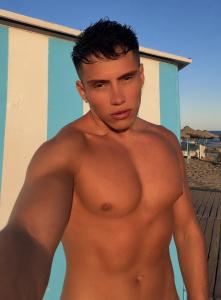 631518553: Chico busca chica en Valencia