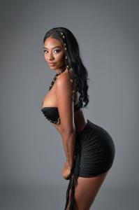 617758512: Chica busca chico en Barcelona