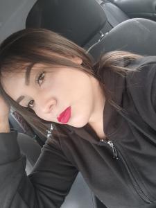 613592989: Chica busca chico en Barcelona