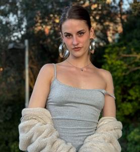 668552979: Chica busca chico en Almería