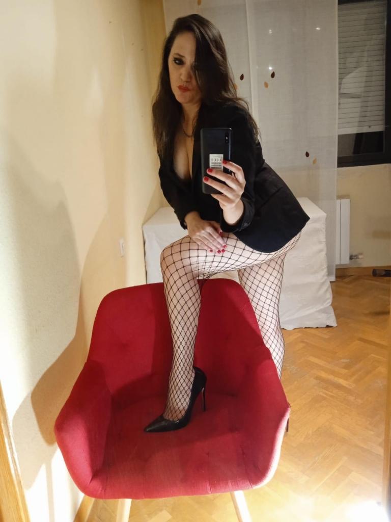 635303303: Chica busca chico en Madrid