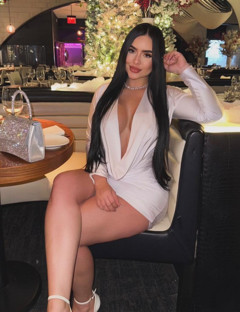 Chica busca chico en Alicante: Chica busca chico