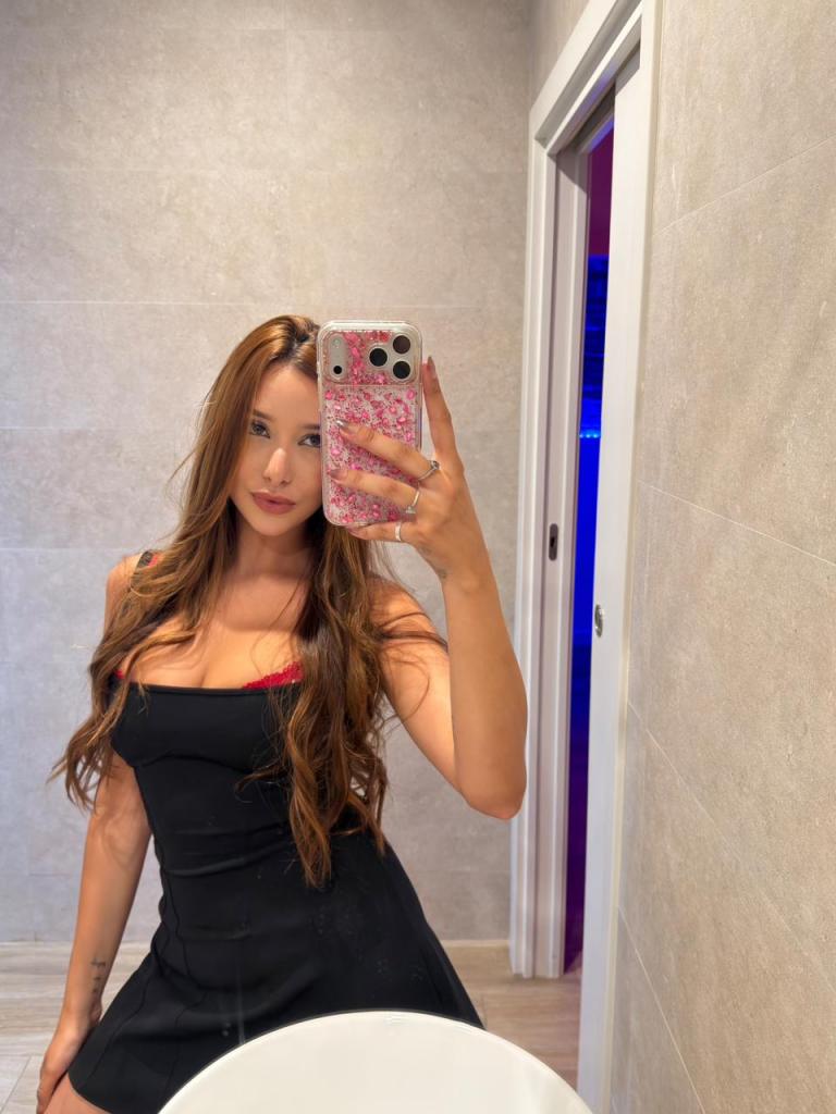 617758512: Chica busca chico en Barcelona