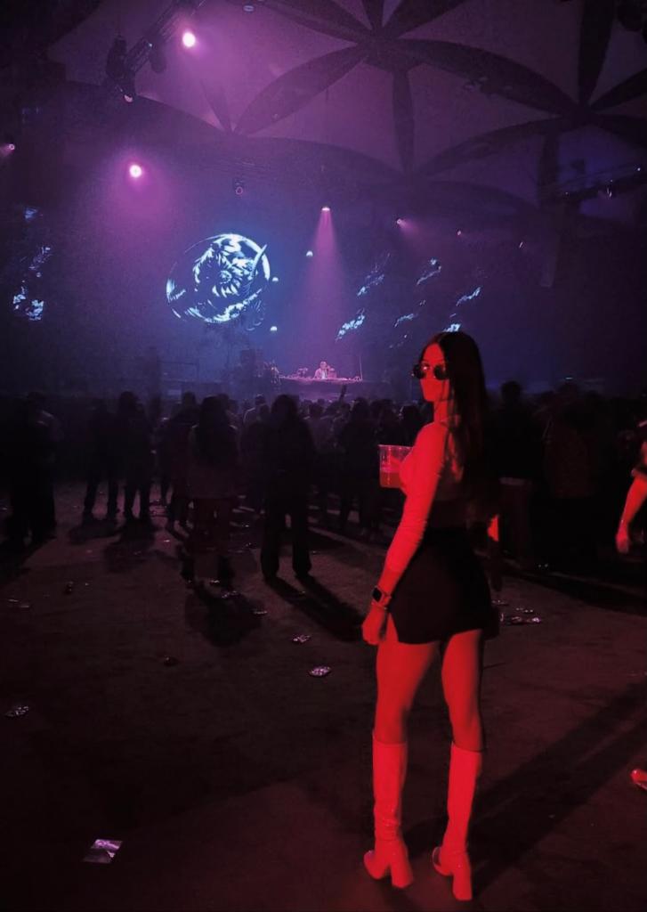 614892322: Chica busca chico en Madrid