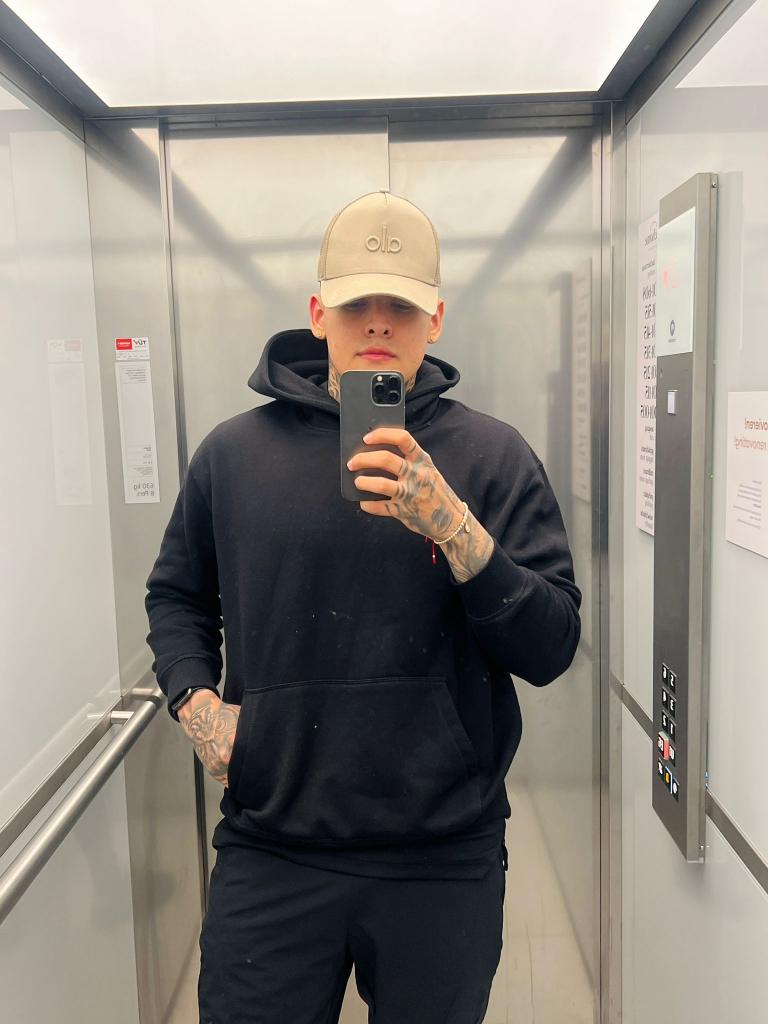 614842039: Chico busca chica en Barcelona