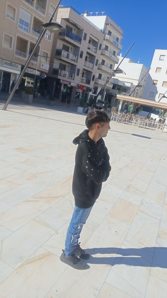 Chico busca chica en Almería: 