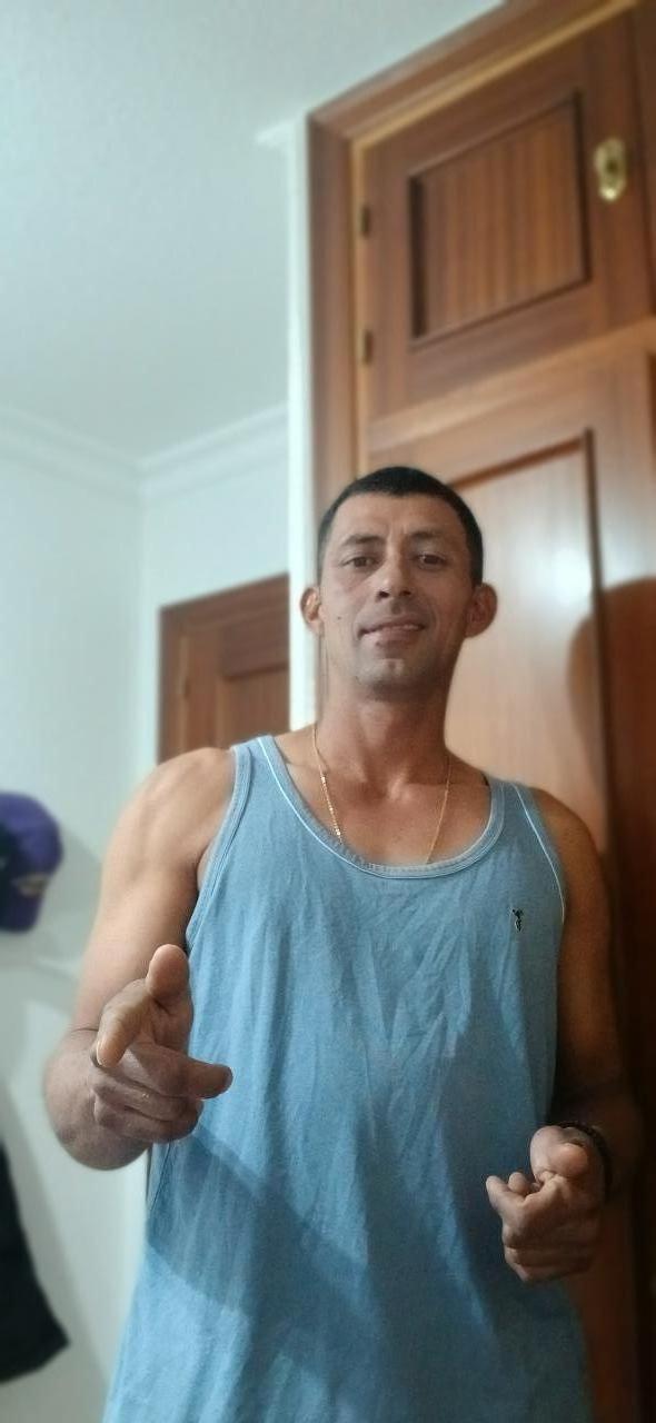 624454018: Chico busca chica en Málaga