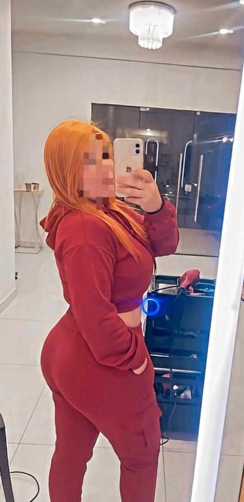 637593649: Chica busca chico en Barcelona