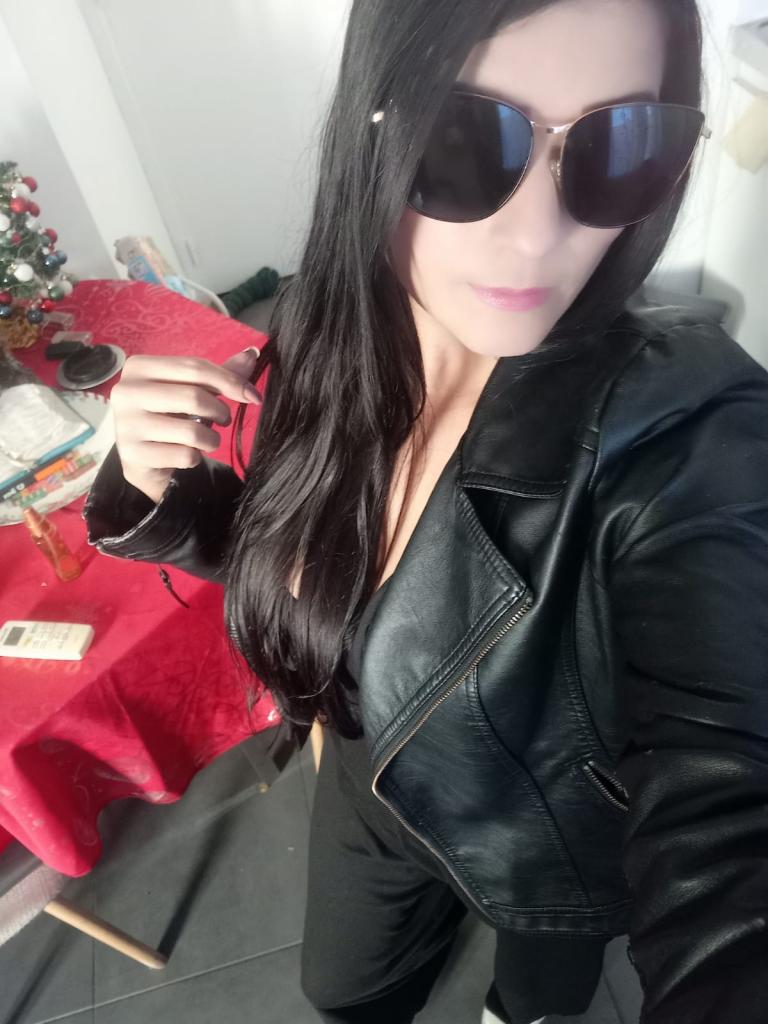 Chica busca chico en Alicante: Chica busca chico